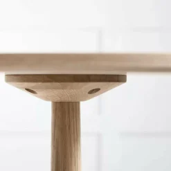 Table ronde en chêne laqué 75 cm Turned - Bolia