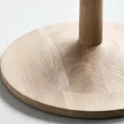 Table ronde en chêne laqué 75 cm Turned - Bolia