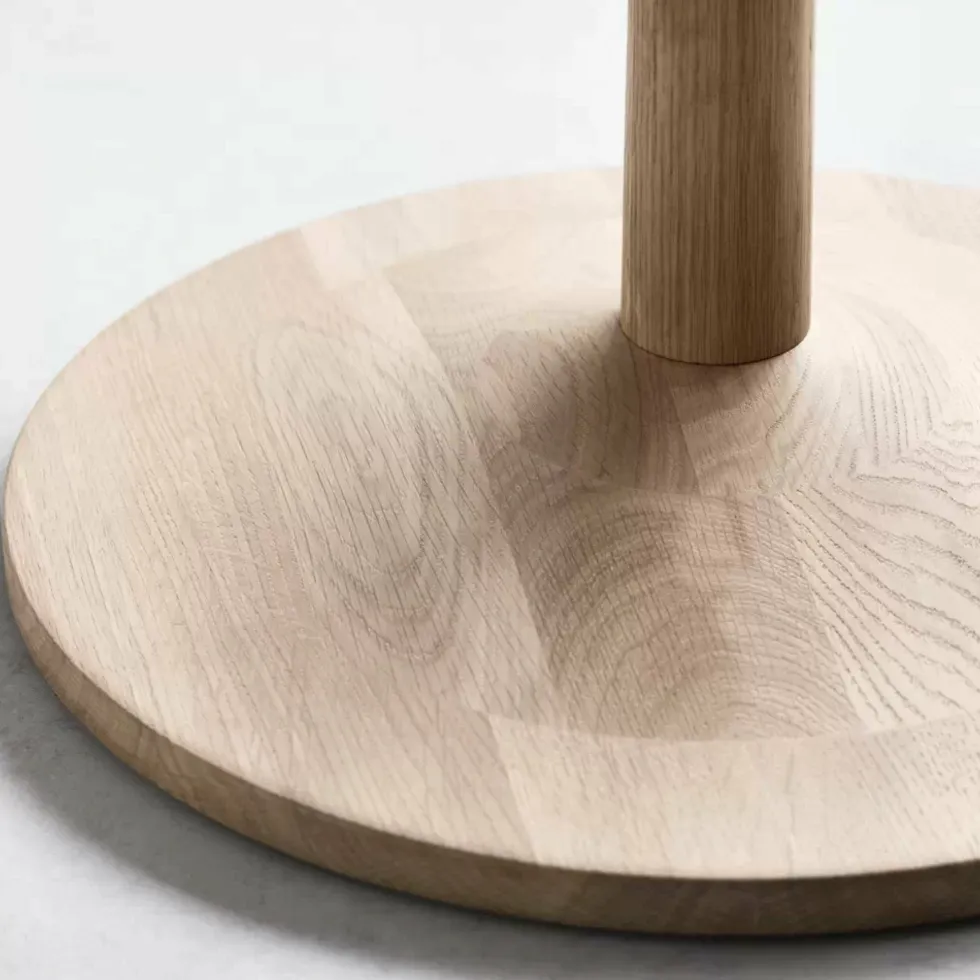 Table ronde en chêne laqué 75 cm Turned - Bolia