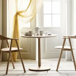 Table ronde en chêne laqué 75 cm Turned - Bolia