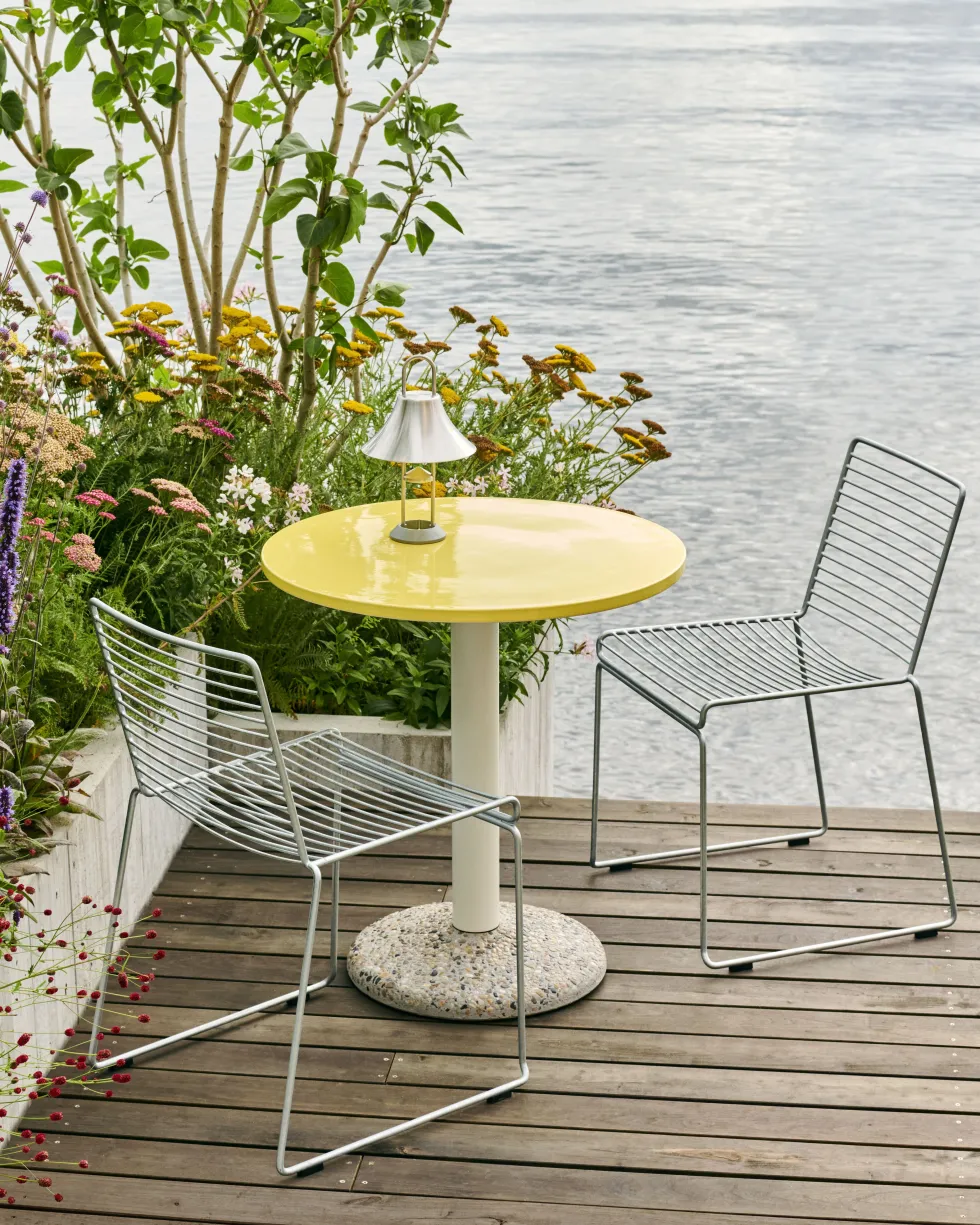 Table ronde en céramique bordeaux 70x73cm - Hay