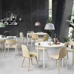 Table ronde noire piétement blanc 110 cm Base - Muuto