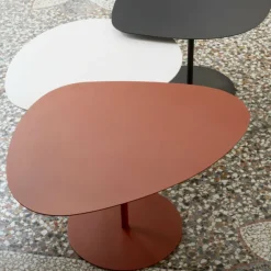 3 Tables basses gigognes blanc, crème et anthracite Galet - Matière Grise