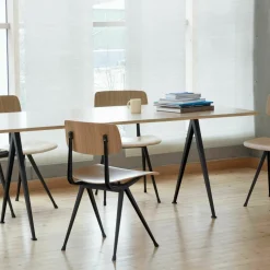 Table 140 x 65 cm en chêne solide fumé et acier noir Pyramid 01 - HAY