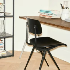 Table 140 x 65 cm en chêne solide fumé et acier noir Pyramid 01 - HAY