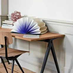 Table 140 x 65 cm en chêne solide fumé et acier noir Pyramid 01 - HAY