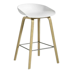 Tabouret de bar avec assise blanche en bois de chêne 65 cm AAS 32 - HAY