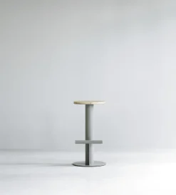 Tabouret de bar en bois de pin et acier gris 75 x 40 cm Pole - Normann Copenhagen