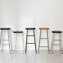 Tabouret de bar en bois foncé et acier chromé 65 cm - HAY