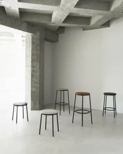 Tabouret de bar en chêne et acier noir 75 cm Circa Oak - Normann Copenhagen