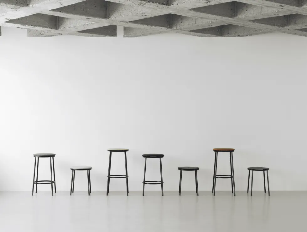 Tabouret de bar en chêne et acier noir 75 cm Circa Oak - Normann Copenhagen