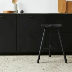Tabouret de bar en chêne naturel 68 cm Shoemaker - Form & Refine