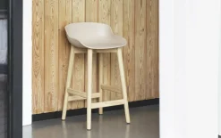 Tabouret de bar en chêne vernis noir et pp olive 75 cm Hyg - Normann Copenhagen
