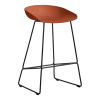 Tabouret de bar en métal orange et piétement noir 64 cm AAS 38 - Hay