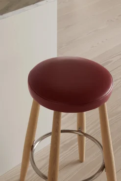 Tabouret de bar en noyer huilé et assise en cuir thor 307 35x68cm CH58 - Carl Hansen & Søn