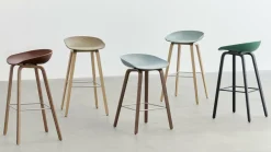 Tabouret de bar en plastique recyclé argile et pieds en chêne 75 cm AAS 32 2.0 - HAY
