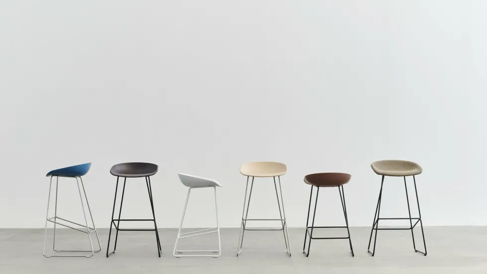 Tabouret de bar en plastique recyclé pêche et pieds en acier 75 cm AAS 38 2.0 - HAY