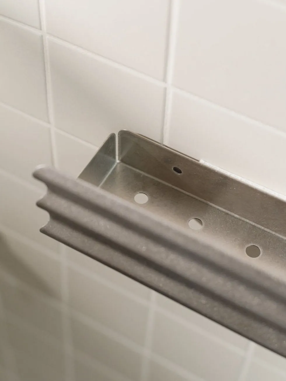 Étagère de douche en acier inoxydable 40x9,7x8,6cm Olbi - noo.ma