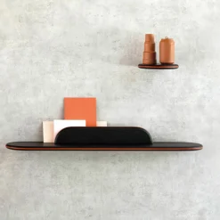 2 Étagères murales en frêne noir et cuir orange Waly - Mlle Jo