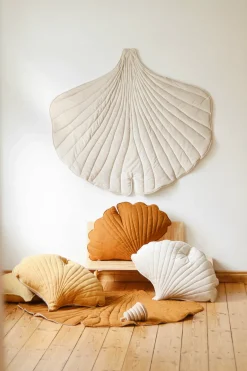 Tapis bébé feuille de ginkgo en velours crème Ginkgo Bilboa - Moi Mili