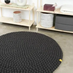 Tapis à boules de feutre anthracite 160 cm Big One - myfelt