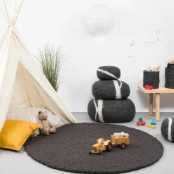 Tapis à boules de feutre anthracite 180 cm Kuno - myfelt