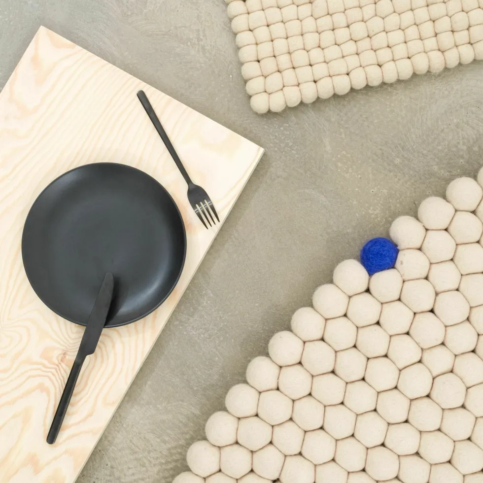 Tapis à boules de feutre beige 250 cm Big One - myfelt