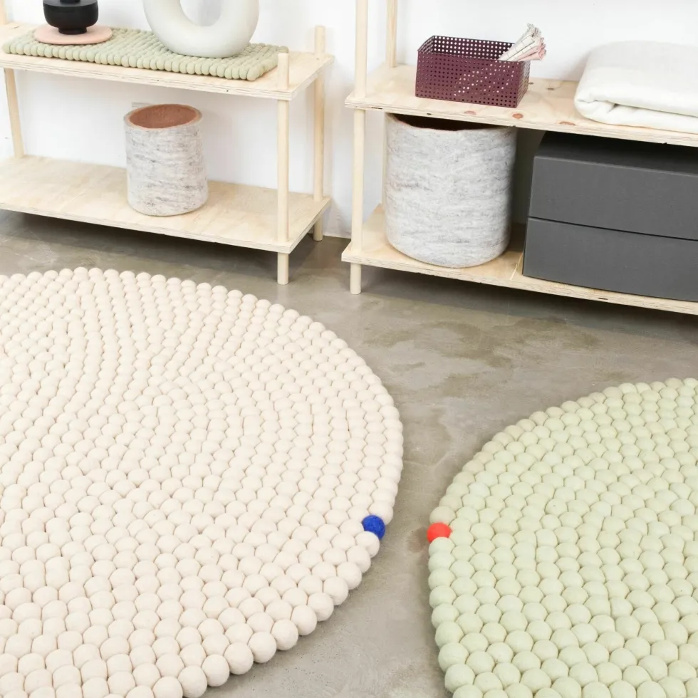 Tapis à boules de feutre beige 200 cm Big One - myfelt