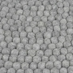 Tapis à boules de feutre gris marbré 200 cm Carl - myfelt
