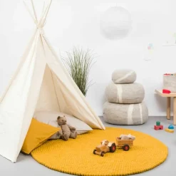 Tapis à boules de feutre moutarde 90 cm Klara - myfelt