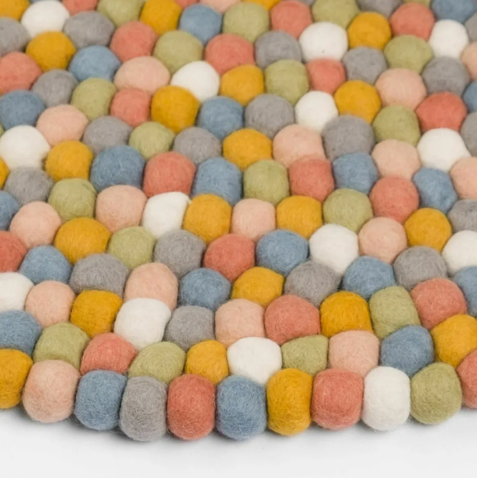 Tapis à boules de feutre multicolore clair 160 cm Liese - myfelt
