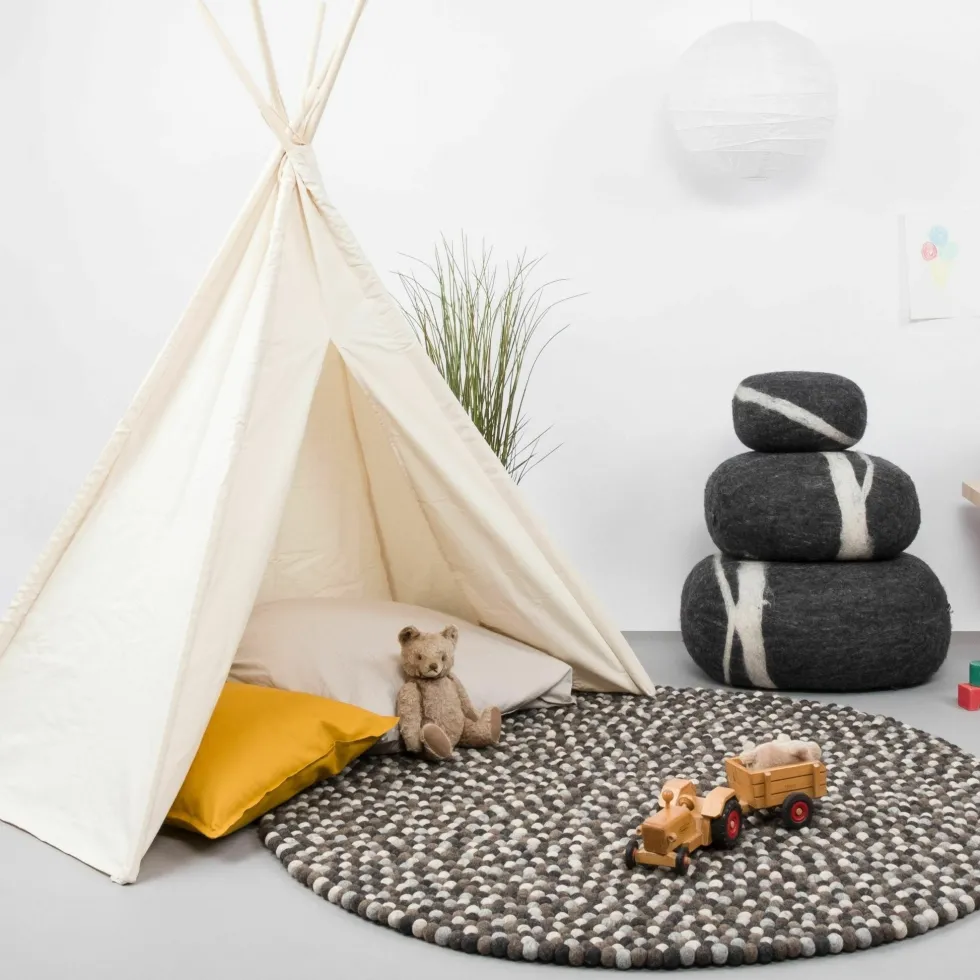 Tapis à boules de feutre multicolore naturel foncé 50 cm Néla - myfelt
