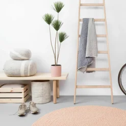 Tapis à boules de feutre rose 300 cm Merle - myfelt