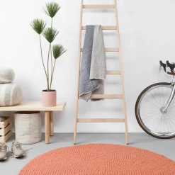 Tapis à boules de feutre saumon 180 cm Lea - myfelt
