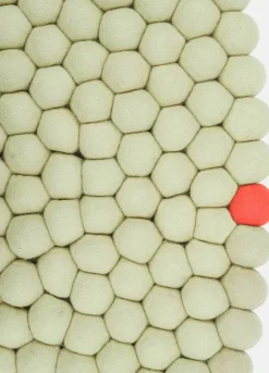 Tapis à boules de feutre vert-beige 70 cm Big One - myfelt