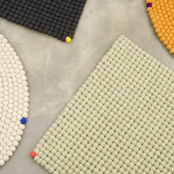 Tapis à boules de feutre vert-beige 70 cm Big One - myfelt