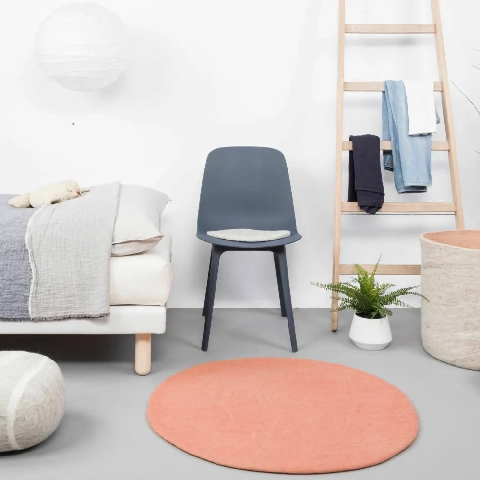 Tapis rond en laine saumon 90 cm Lea - myfelt