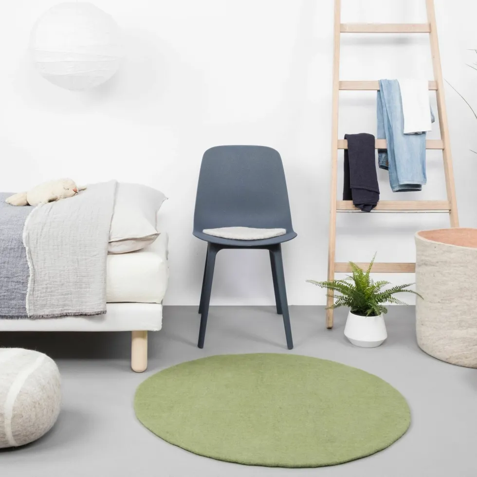 Tapis rond en laine vert 90 cm Kaspar - myfelt