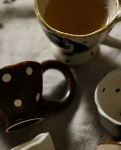 Tasse à café avec anse en céramique beige 300ml Fira Atelier Forma - Nordal