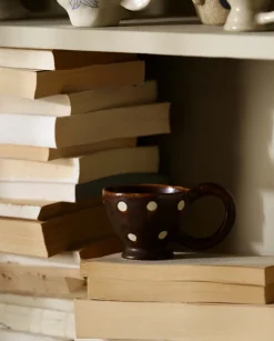 Tasse à café en céramique marron à pois 150ml Zina Atelier Forma - Nordal