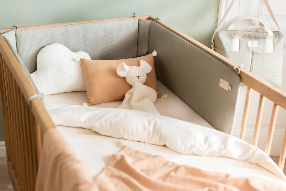 Tour de lit en nid d'abeille de coton bio vert laurier 207 x 32 cm Nest - Nobodinoz