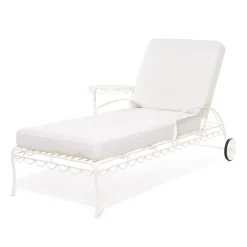 Transat de jardin en métal blanc antique et coussin en tissu vert Rivie Green The Al Fresco - Business & Pleasure