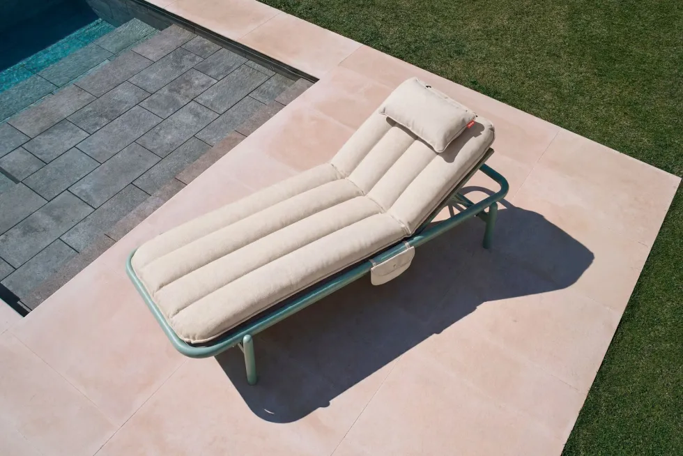 Transat en aluminium vert avec son matelas beige 212x97x39cm Sunbud - Fatboy