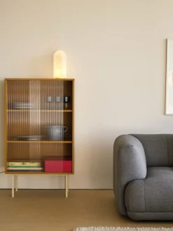 Vaisselier en bois jaune et portes vitrées Colour Cabinet - Hay