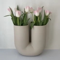 Vase en porcelaine sable Kink - Muuto
