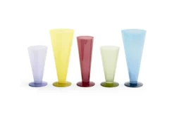 Vase en verre bleu pétrol et bleu foncé Conical - HAY