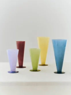 Vase en verre bleu pétrol et bleu foncé Conical - HAY